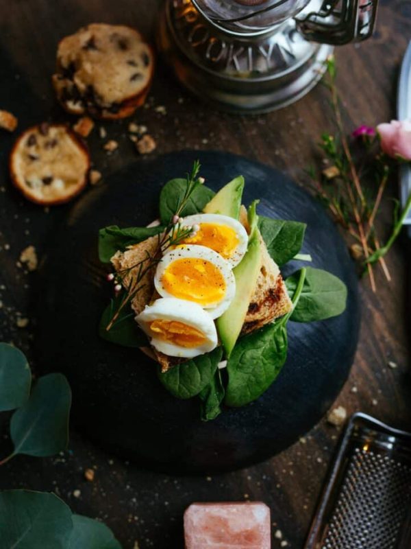 avocado-and-egg-toast-stockpack-unsplash-722x1024